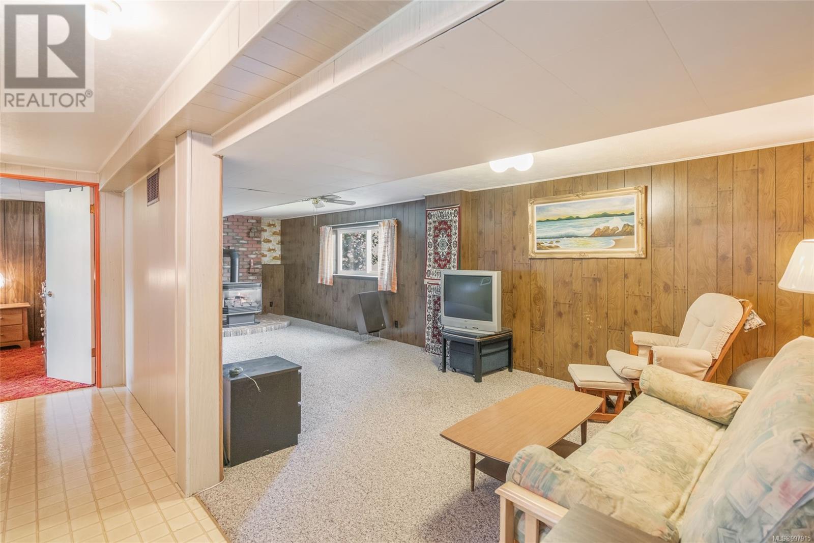 631 Hawkins St, Nanaimo