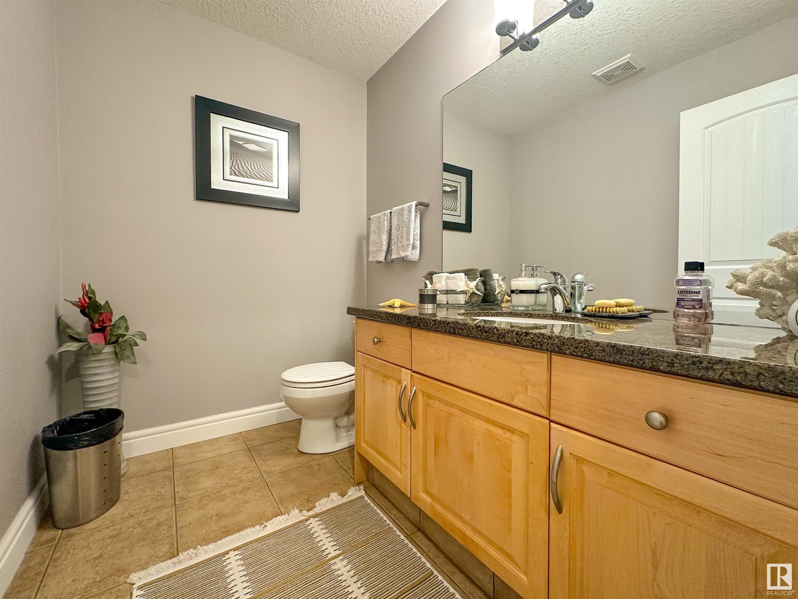 7415 169 AV NW, Edmonton