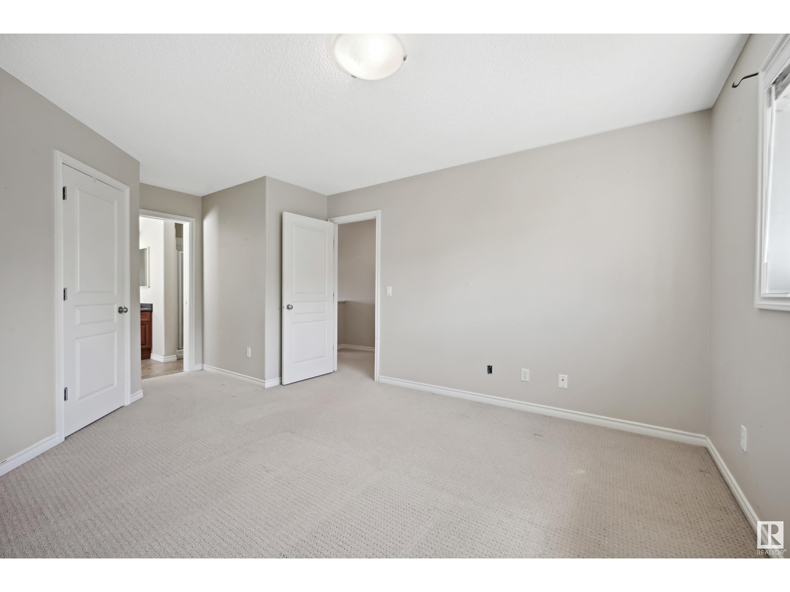 4518 211A ST NW, Edmonton