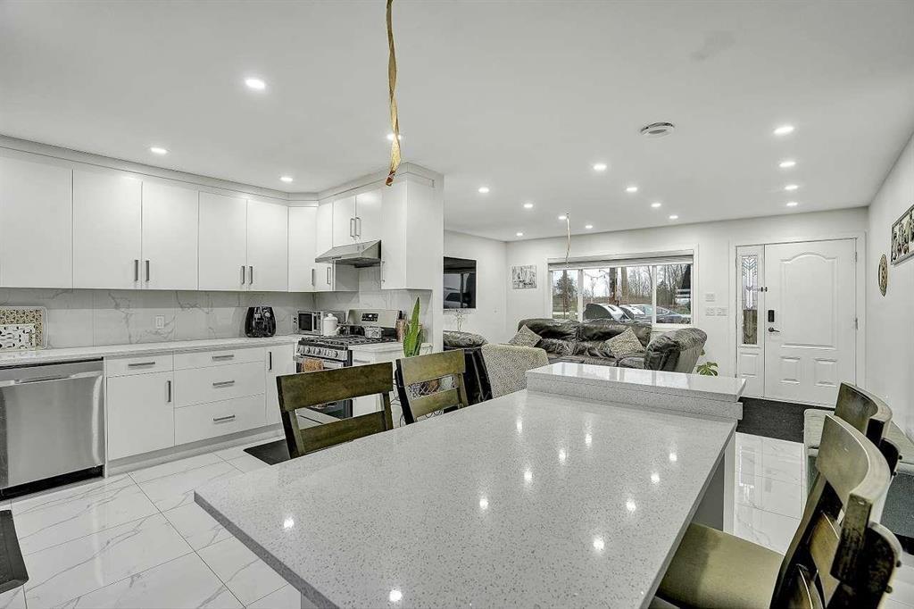 Photo 6 of 18044 40 Avenue, Surrey BC