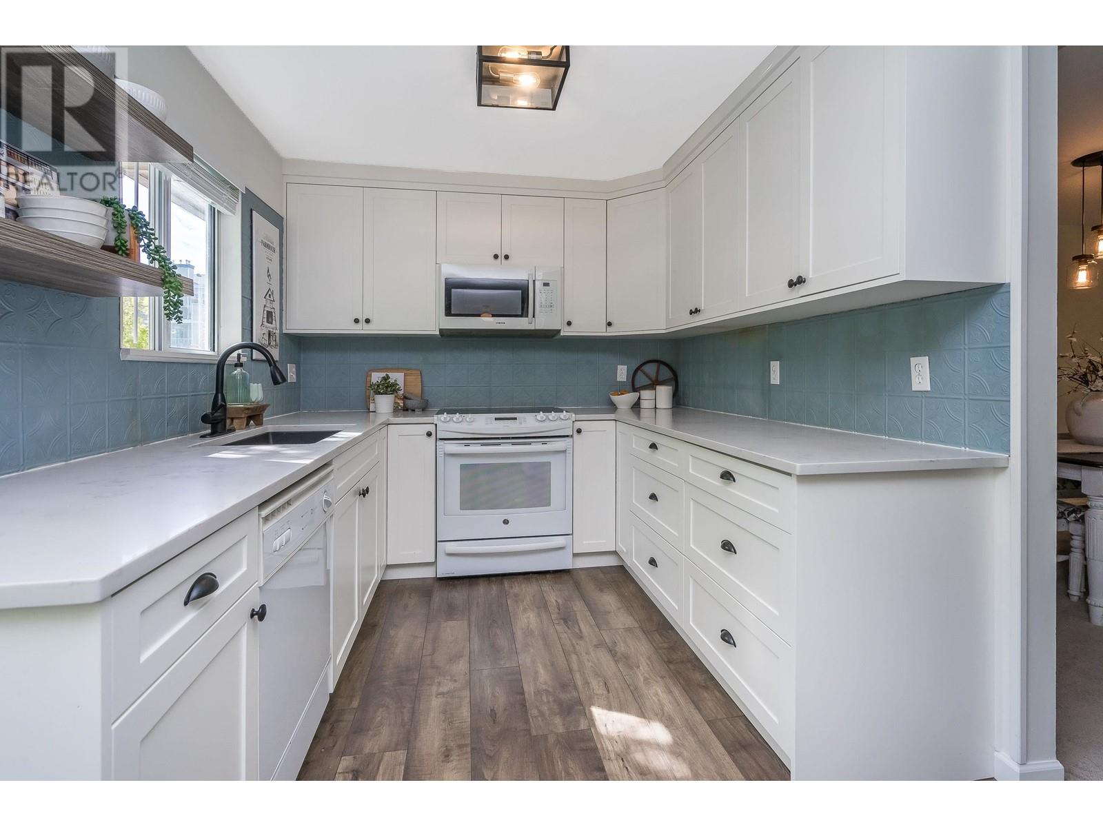 206 19122 122 AVENUE, Pitt Meadows real estate listing R2999735