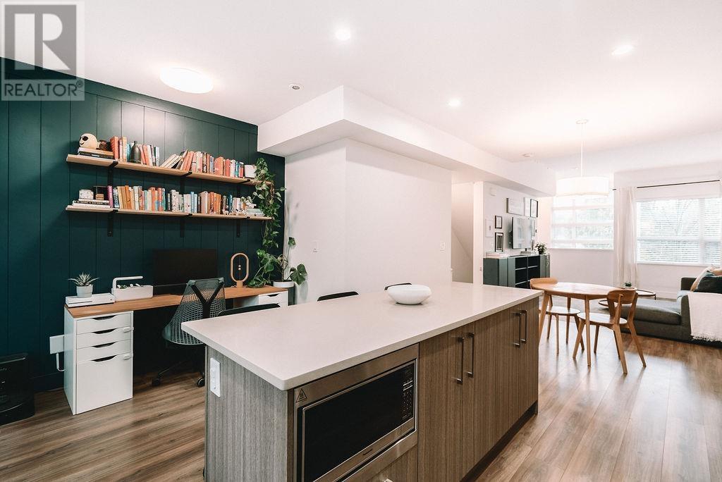 3 70 SEAVIEW DRIVE, Port Moody real estate listing R2999811
