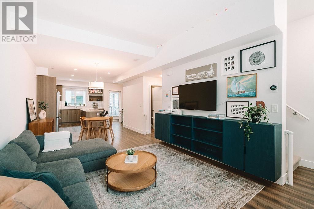3 70 SEAVIEW DRIVE, Port Moody real estate listing R2999811
