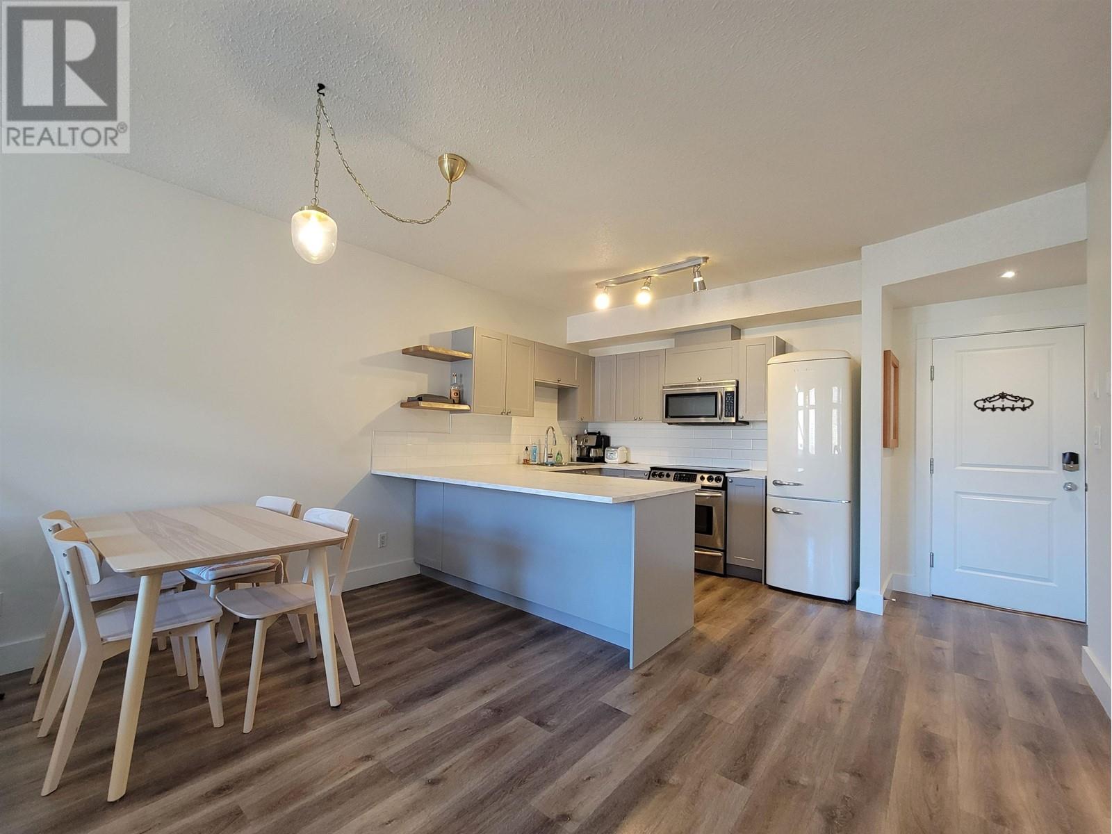 305 7330 ARBUTUS STREET, Pemberton