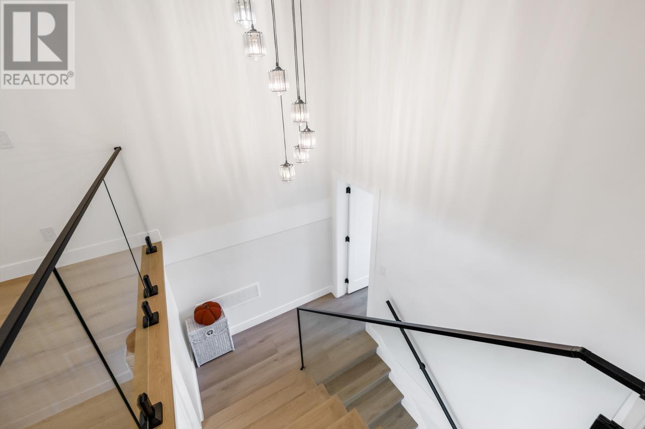 3329 OXFORD STREET, Port Coquitlam real estate listing R2999846