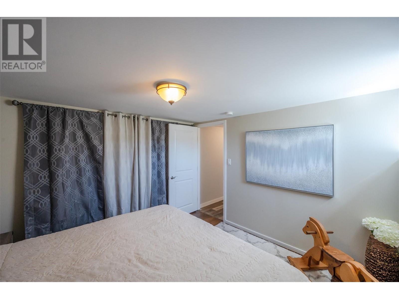  1107 Park Place, Penticton