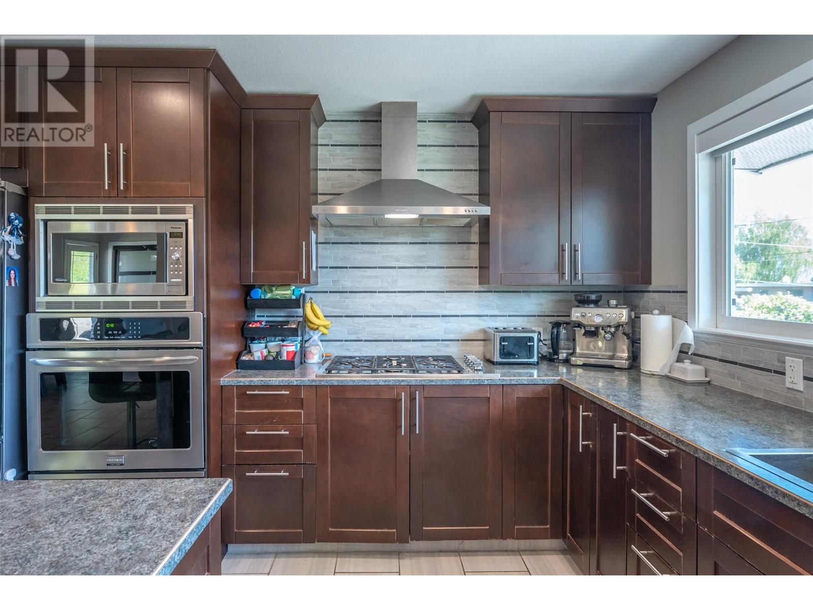  1107 Park Place, Penticton