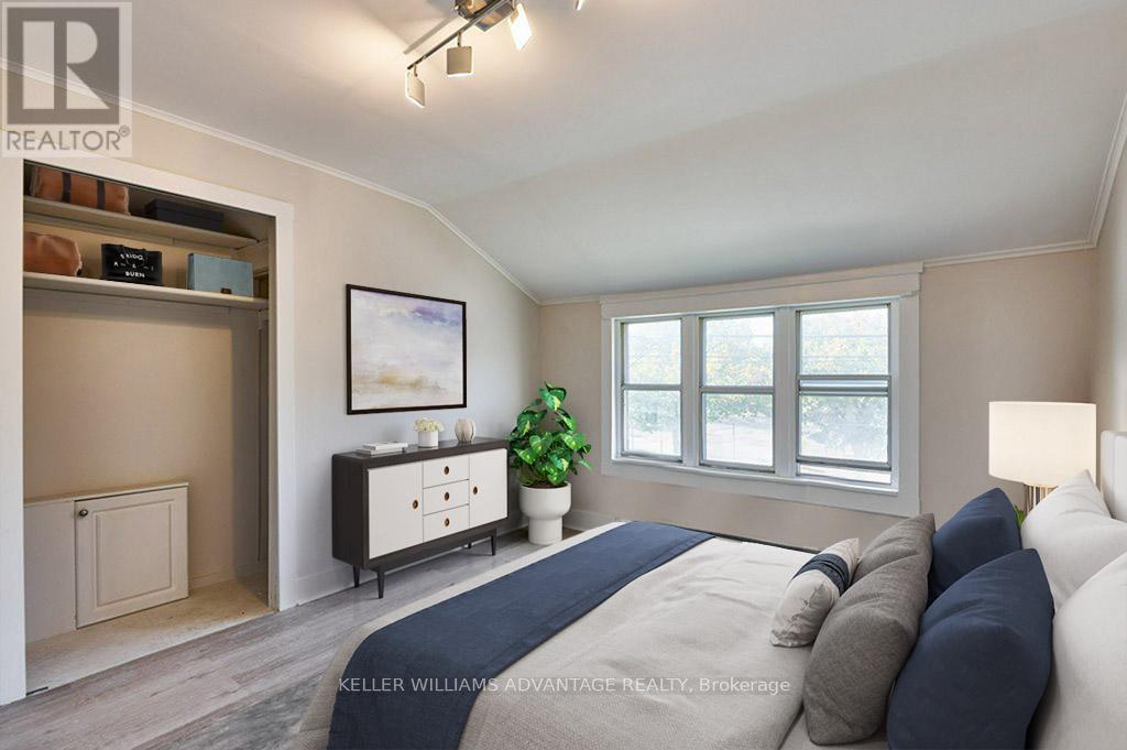 Single Family House for Sale in UPPER   PHARMACY AVENUE Toronto (Oakridge) 