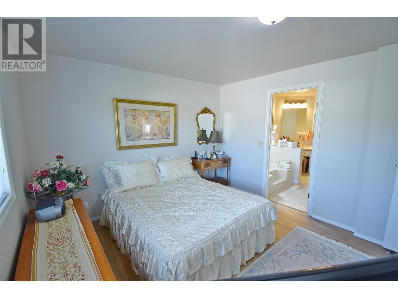  735 3 Street, Vernon