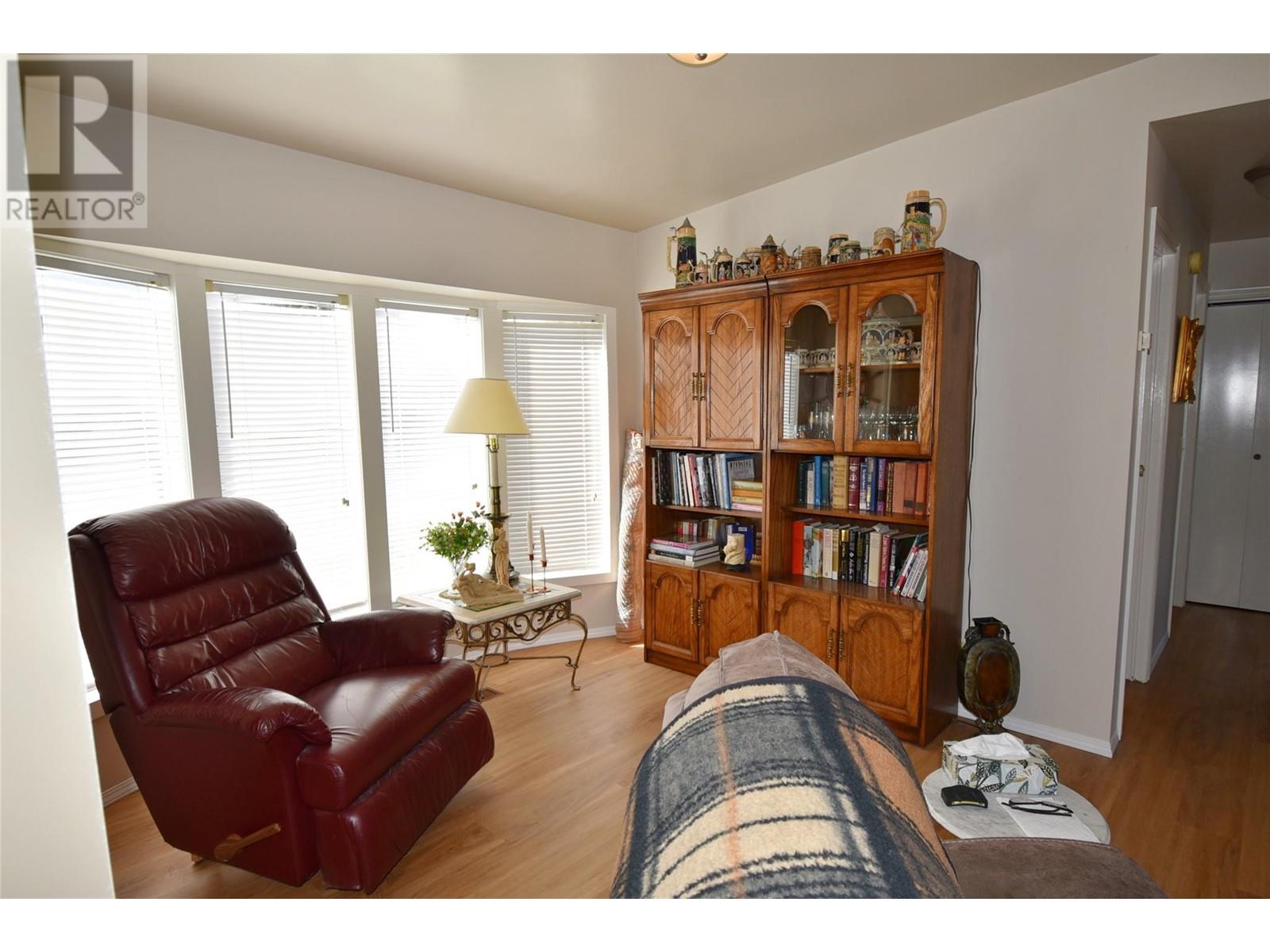  735 3 Street, Vernon