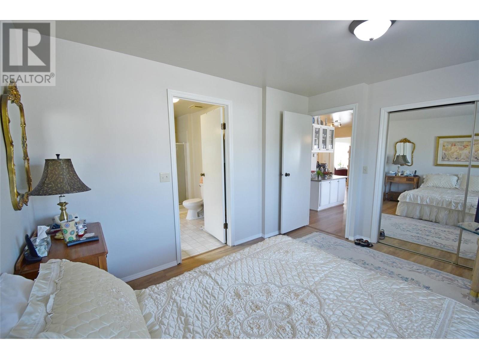  735 3 Street, Vernon