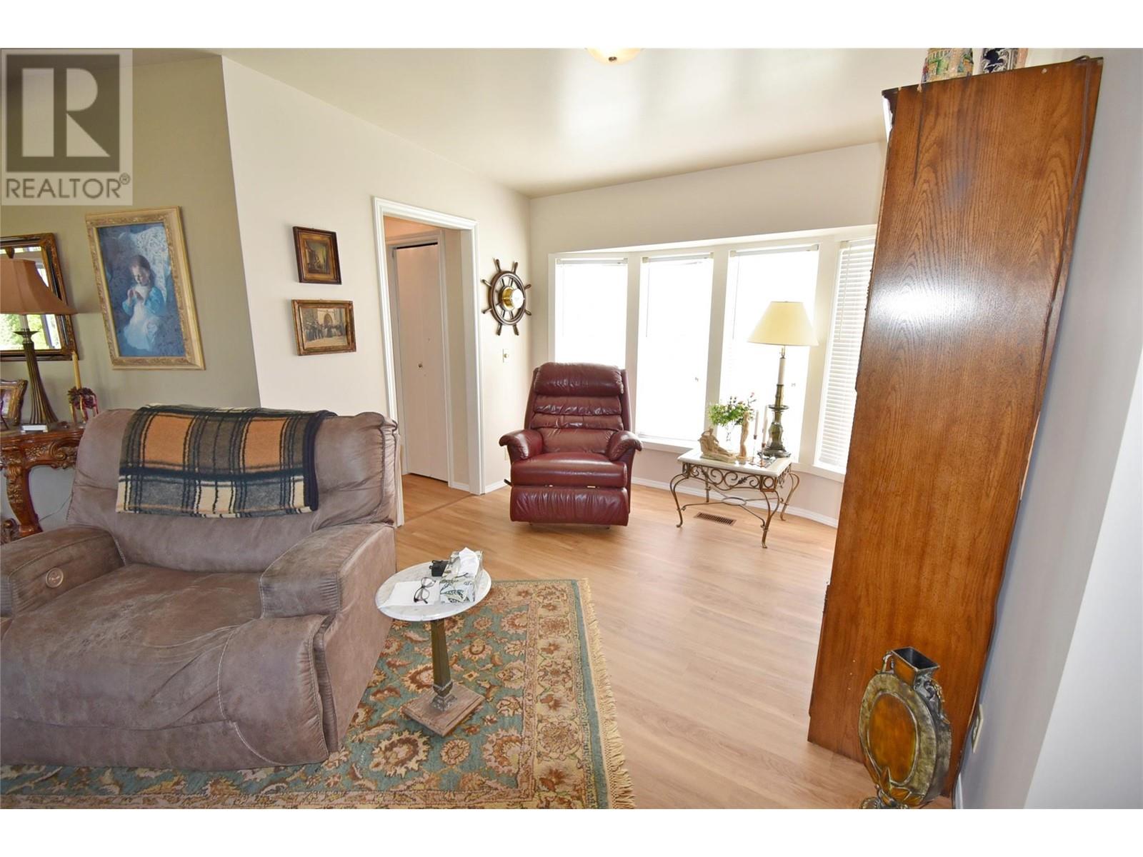 735 3 Street, Vernon