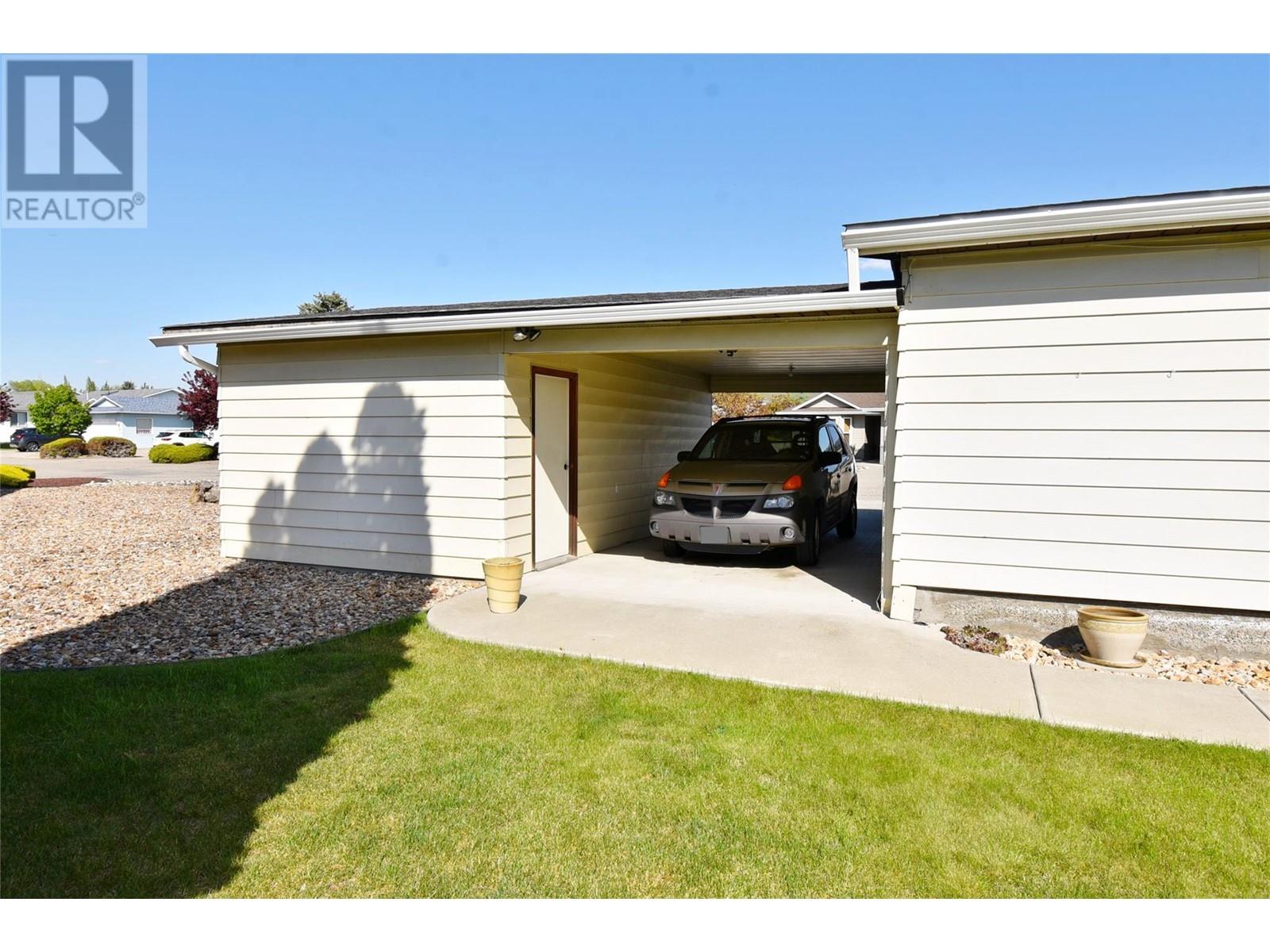735 3 Street, Vernon