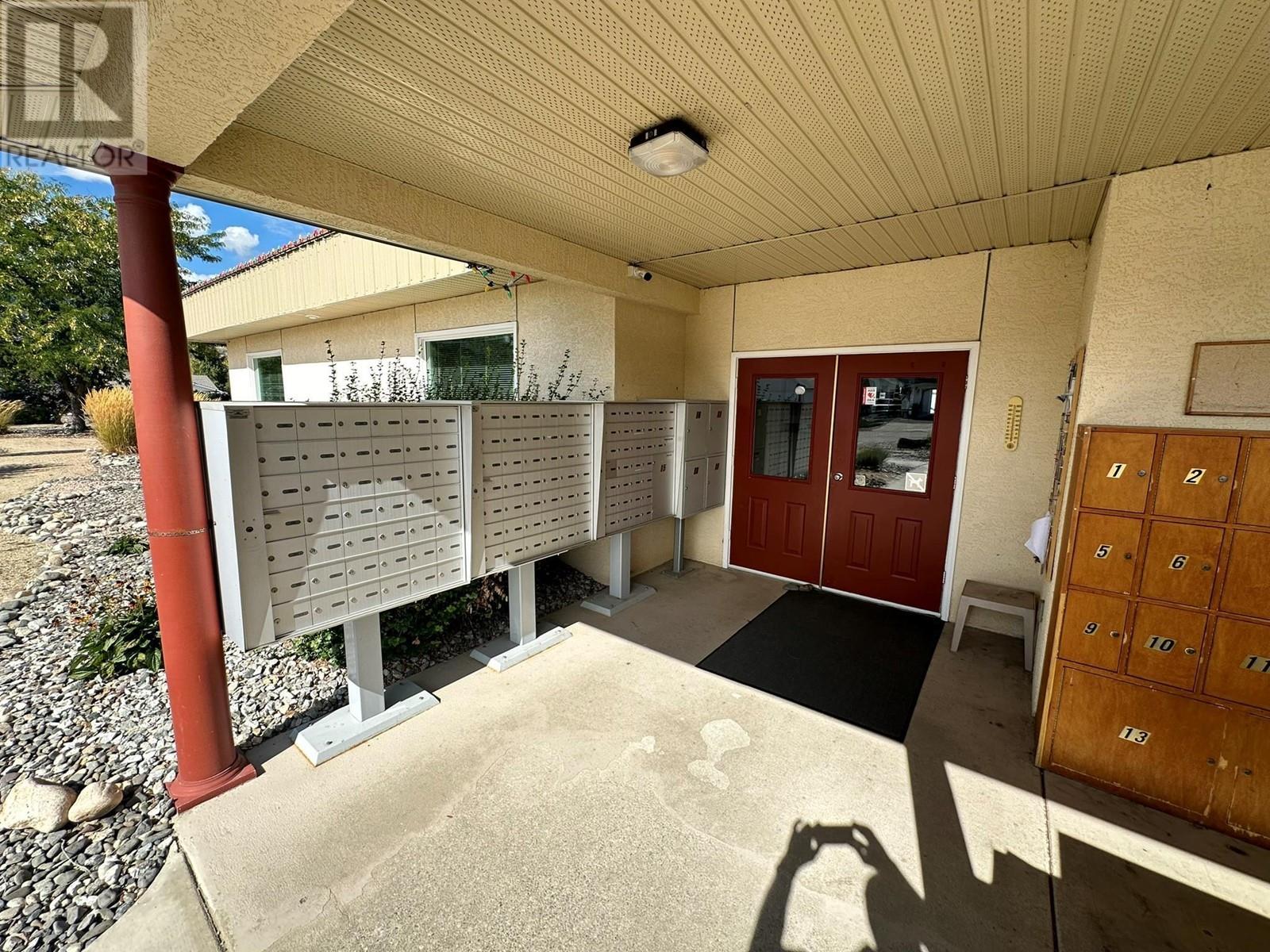  735 3 Street, Vernon