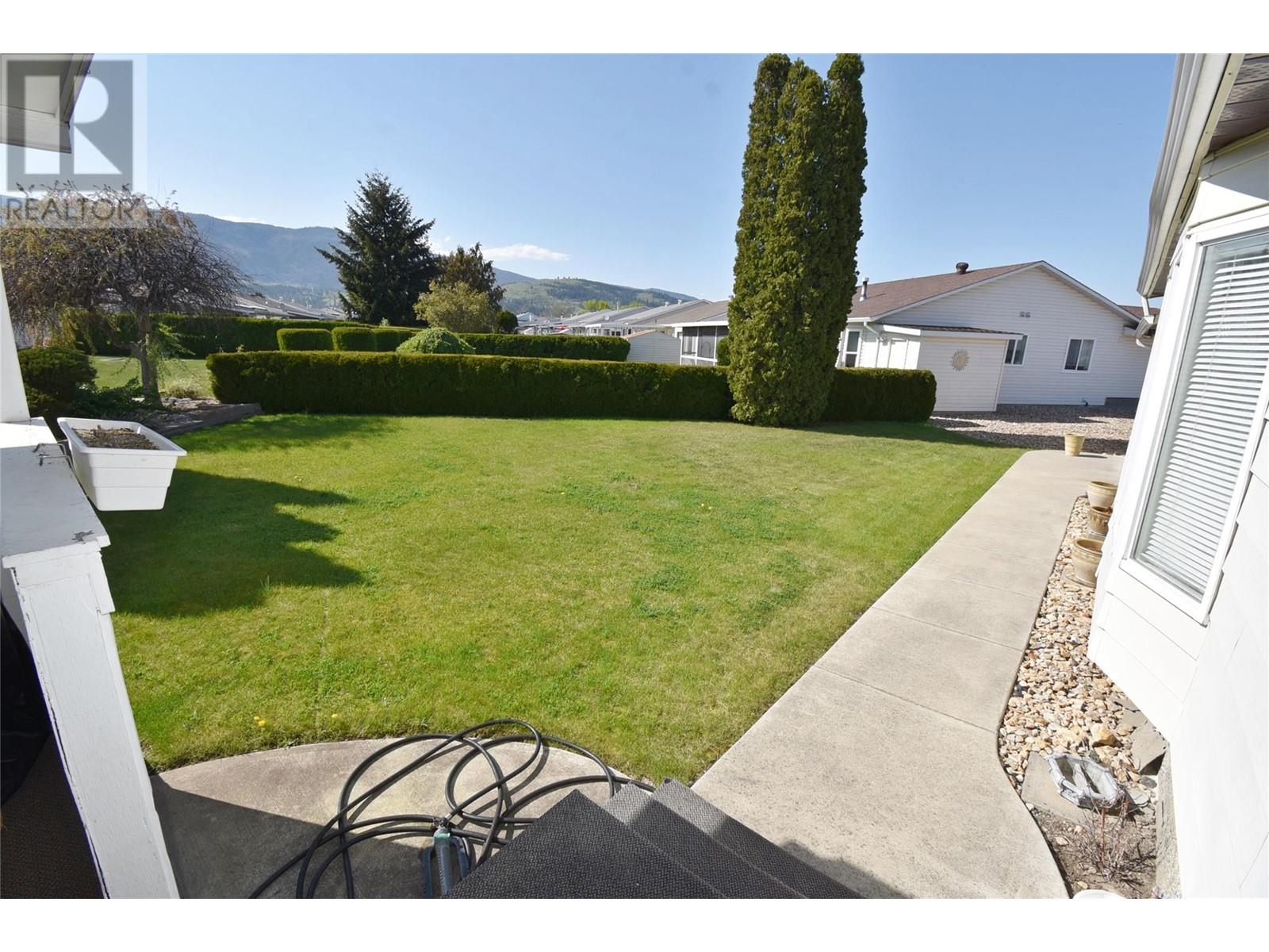  735 3 Street, Vernon