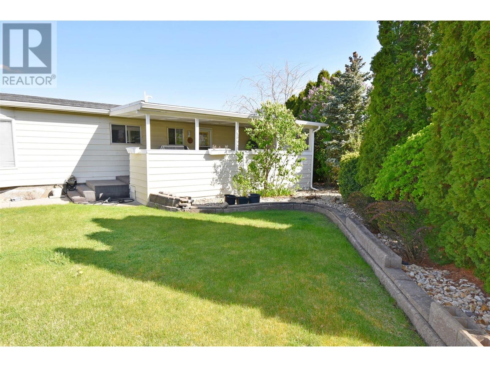  735 3 Street, Vernon