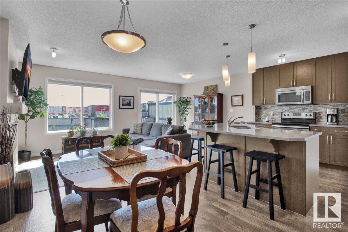 6741 24 AV SW, Edmonton