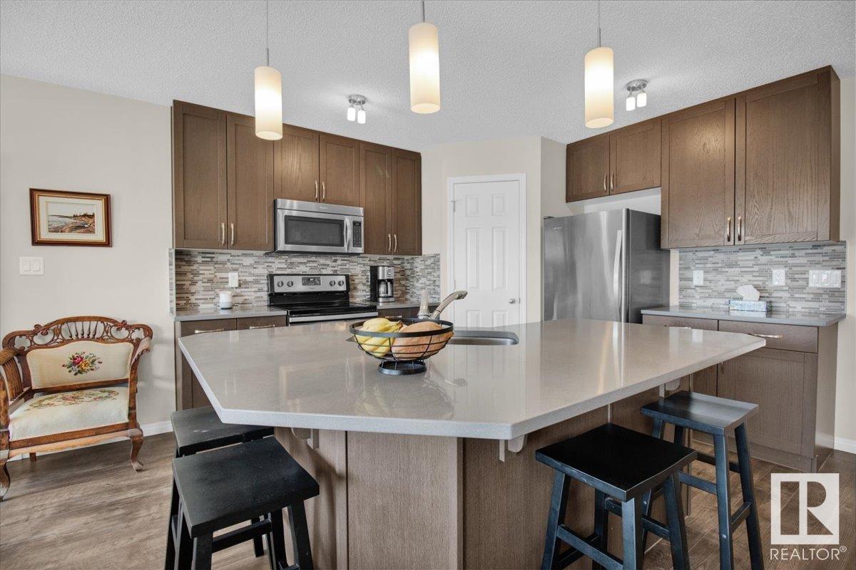 6741 24 AV SW, Edmonton