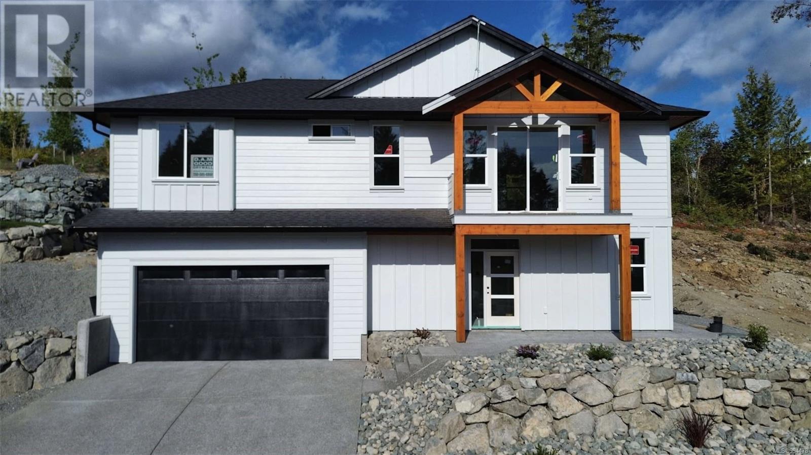 702 Stringer Way, Ladysmith