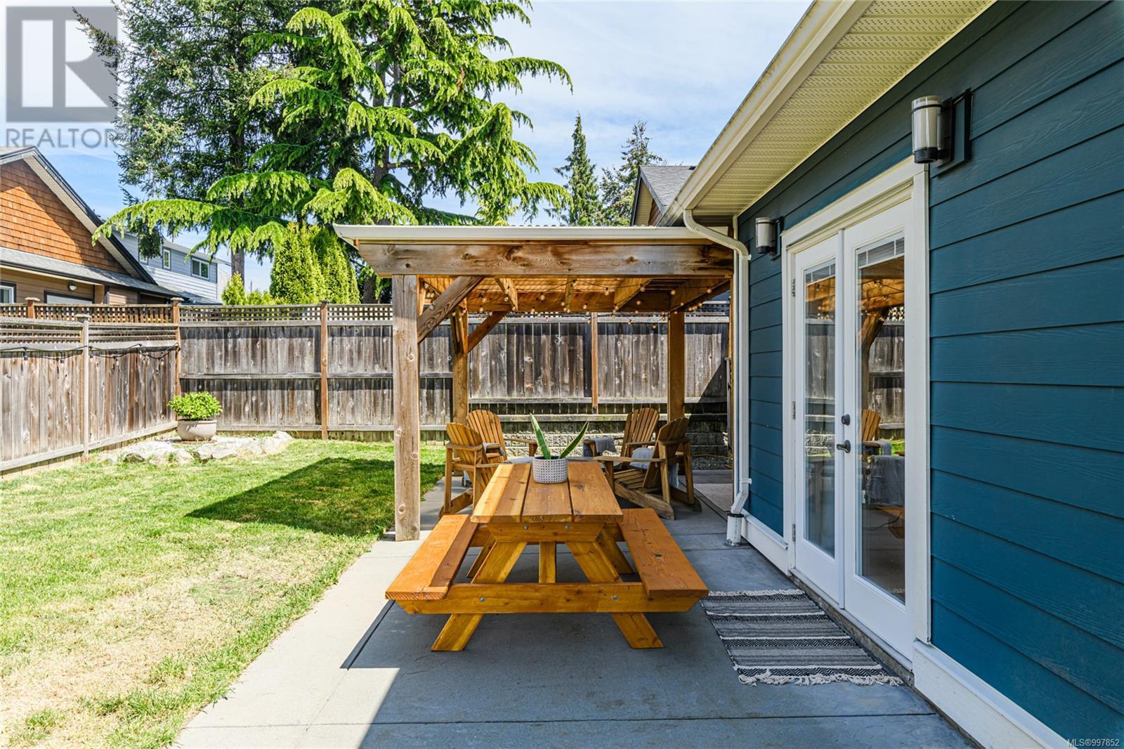  1074 Verdier Avenue, Central Saanich