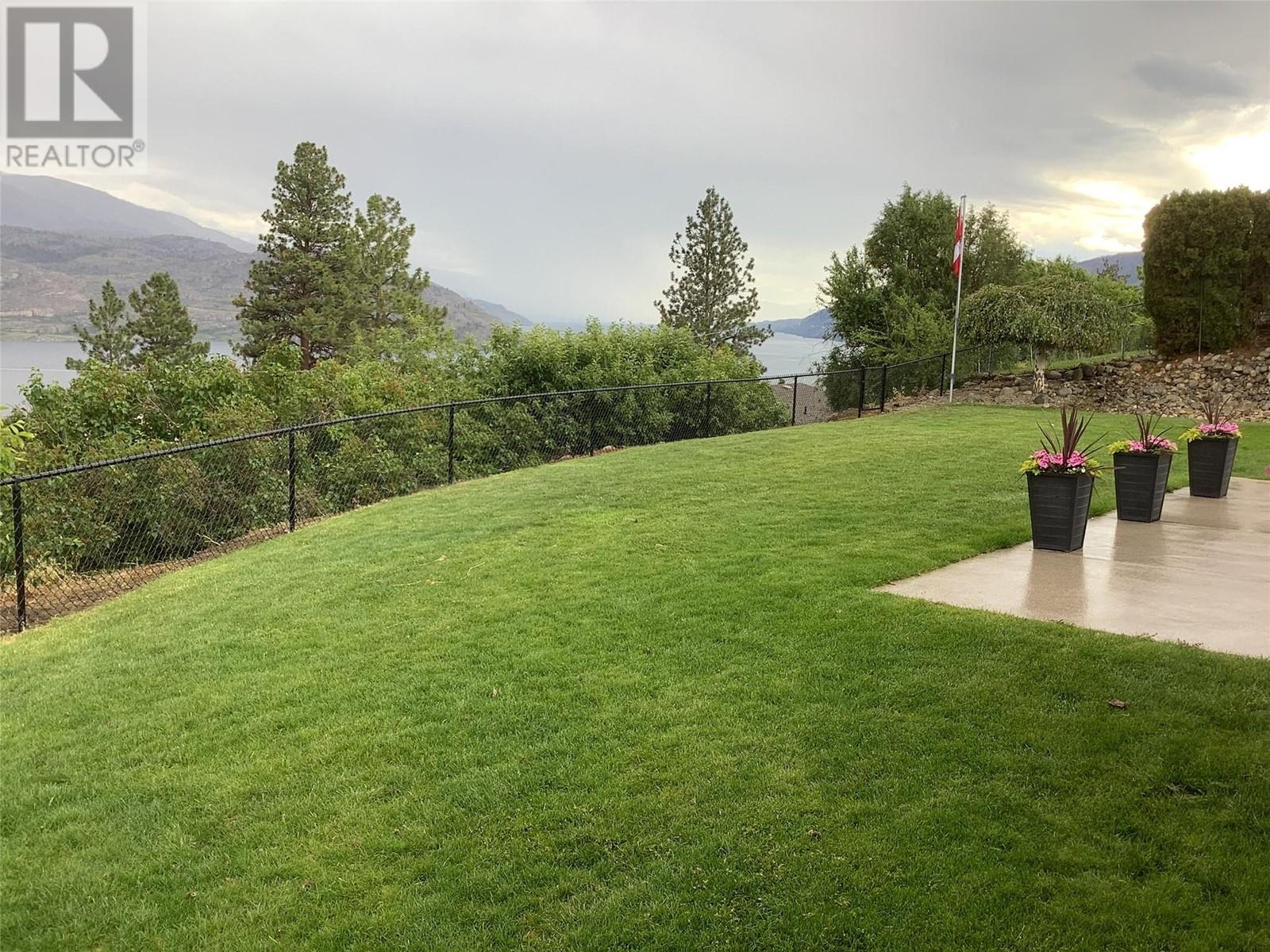  6207 Whinton Crescent, Peachland