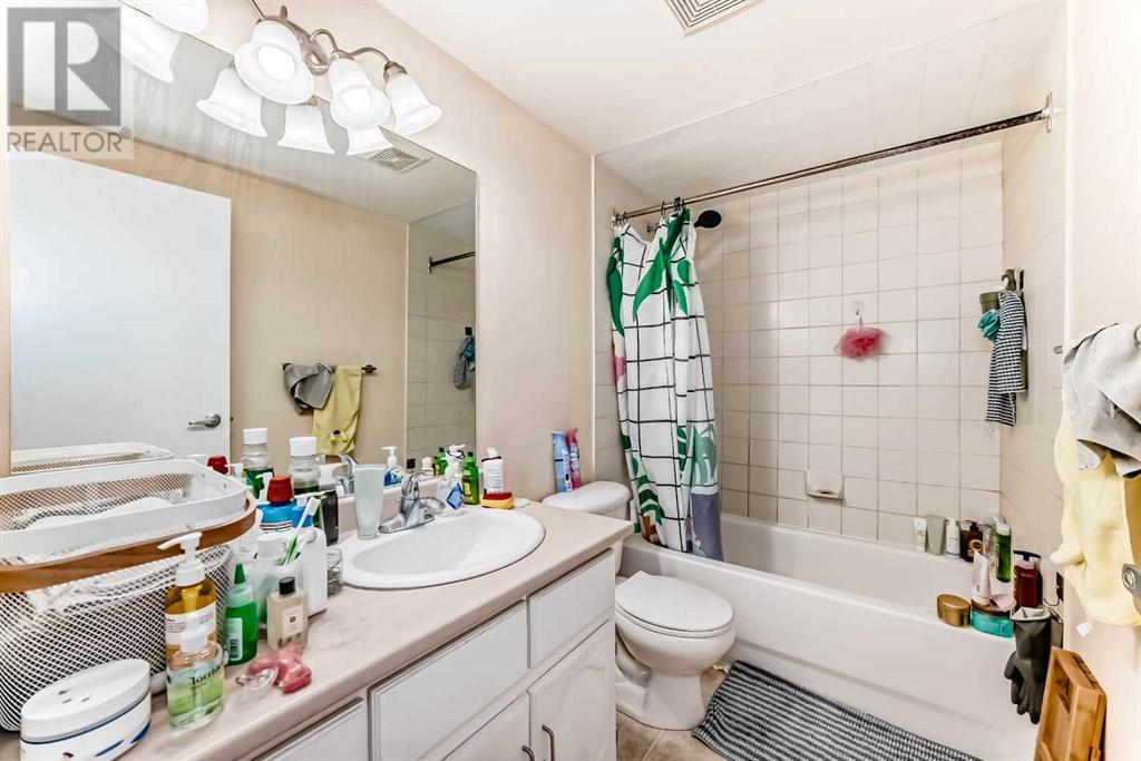 Single Family House for Sale in    Avenue SW Kingsland Calgary 