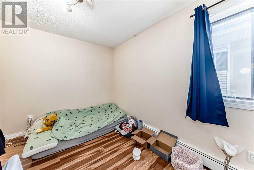 Single Family House for Sale in    Avenue SW Kingsland Calgary 