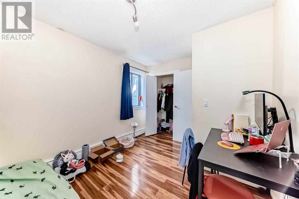 Single Family House for Sale in    Avenue SW Kingsland Calgary 