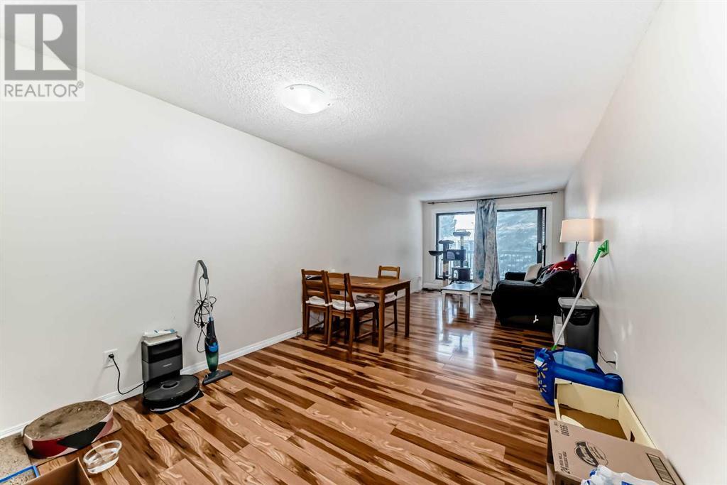 Single Family House for Sale in    Avenue SW Kingsland Calgary 