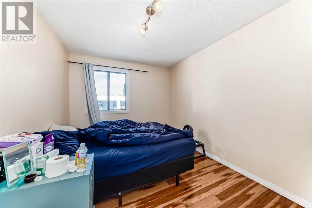 Single Family House for Sale in    Avenue SW Kingsland Calgary 