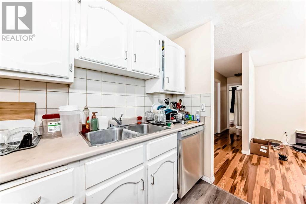 Single Family House for Sale in    Avenue SW Kingsland Calgary 