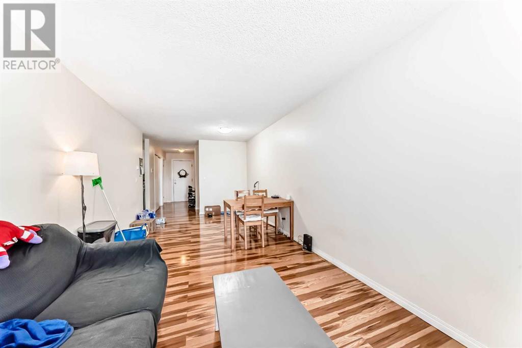 Single Family House for Sale in    Avenue SW Kingsland Calgary 