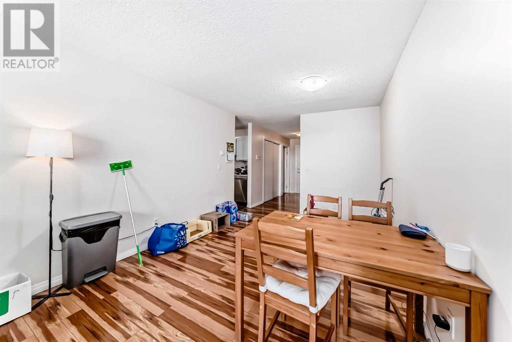 Single Family House for Sale in    Avenue SW Kingsland Calgary 