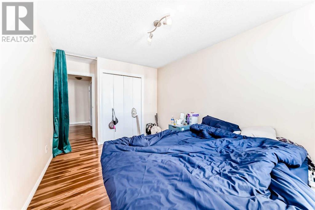 Single Family House for Sale in    Avenue SW Kingsland Calgary 
