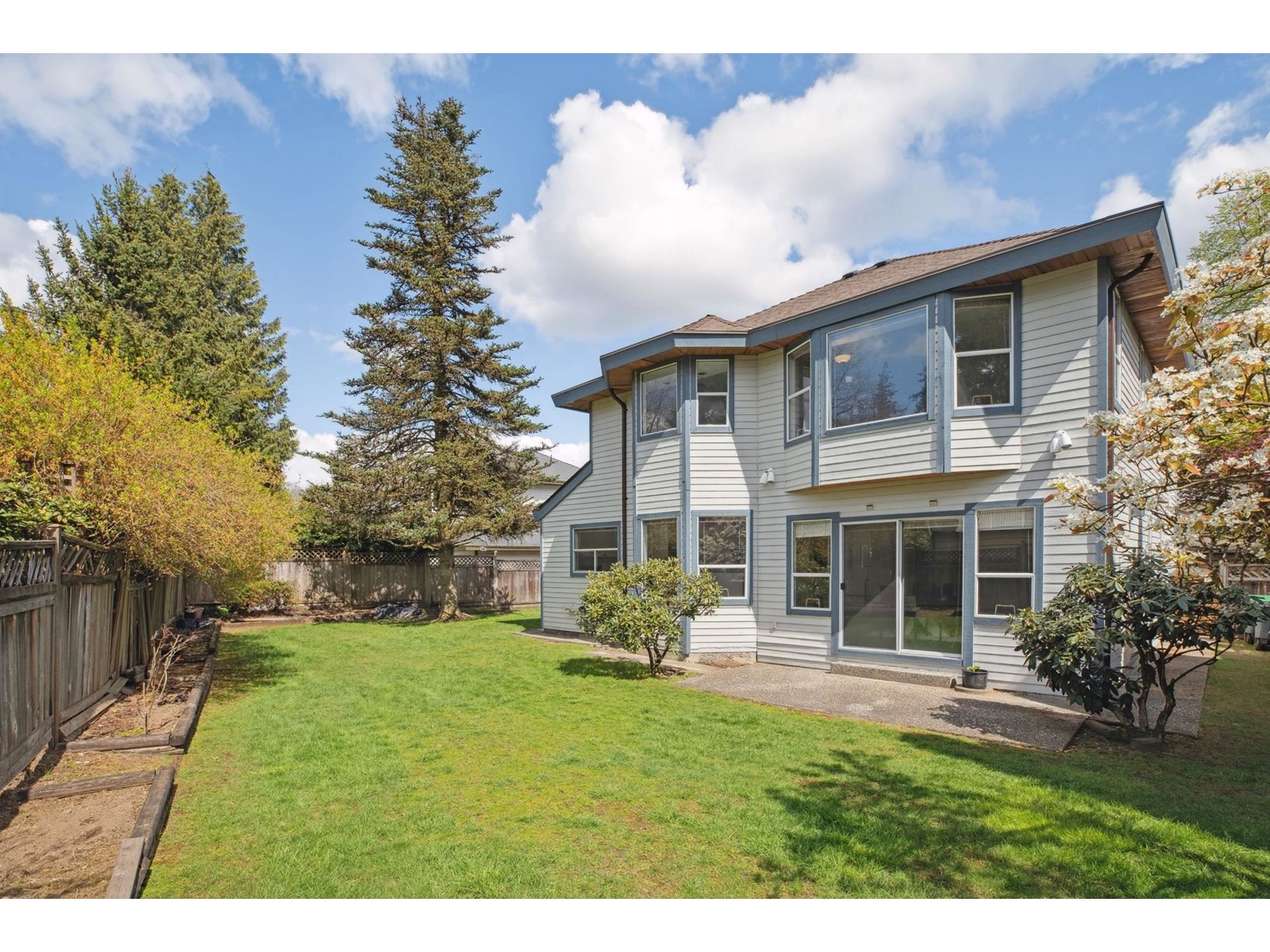 Photo 5 of 16641 Rosewood Place, Surrey BC