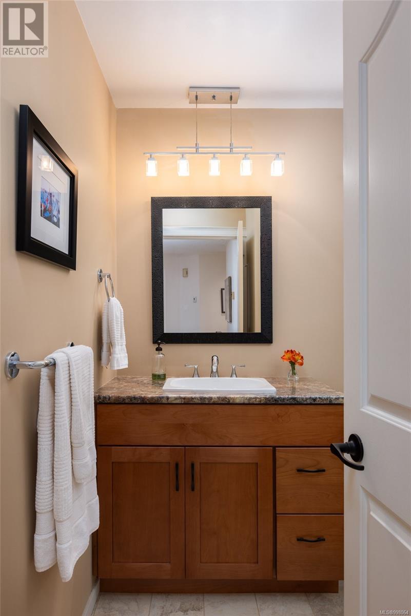 927 6880 Wallace Drive, Central Saanich