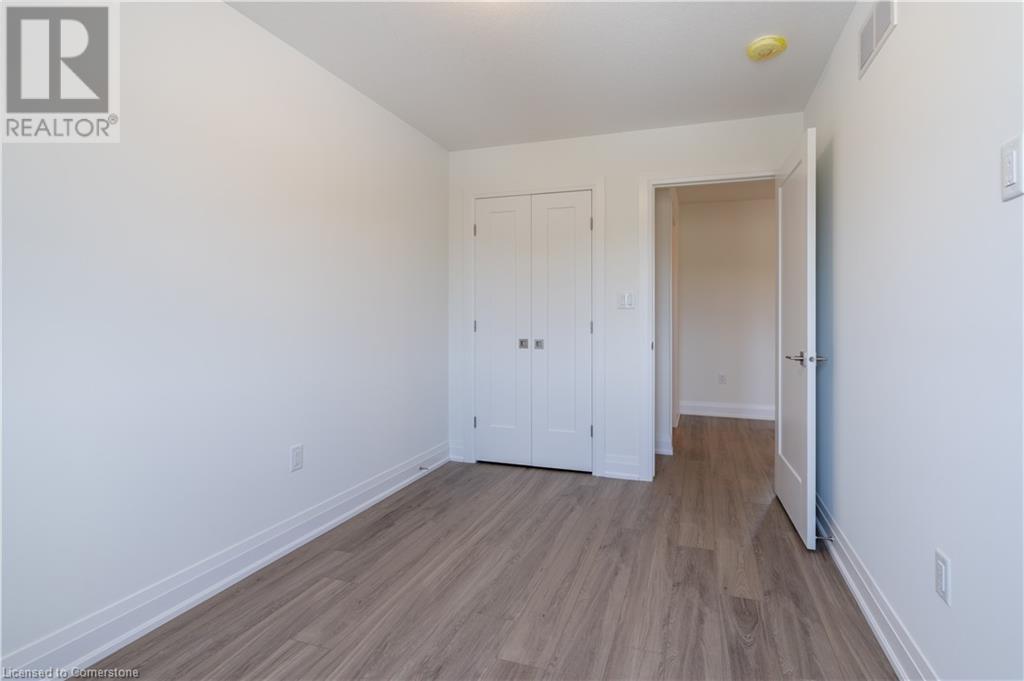 Photo 32 of 15 Raspberry Lane, Hamilton ON