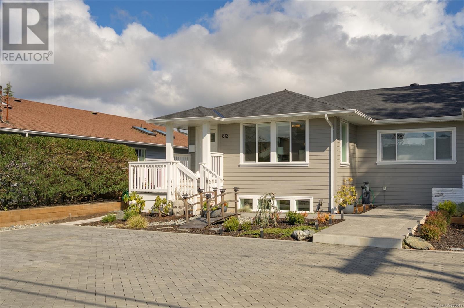  812 Mann Avenue, Saanich