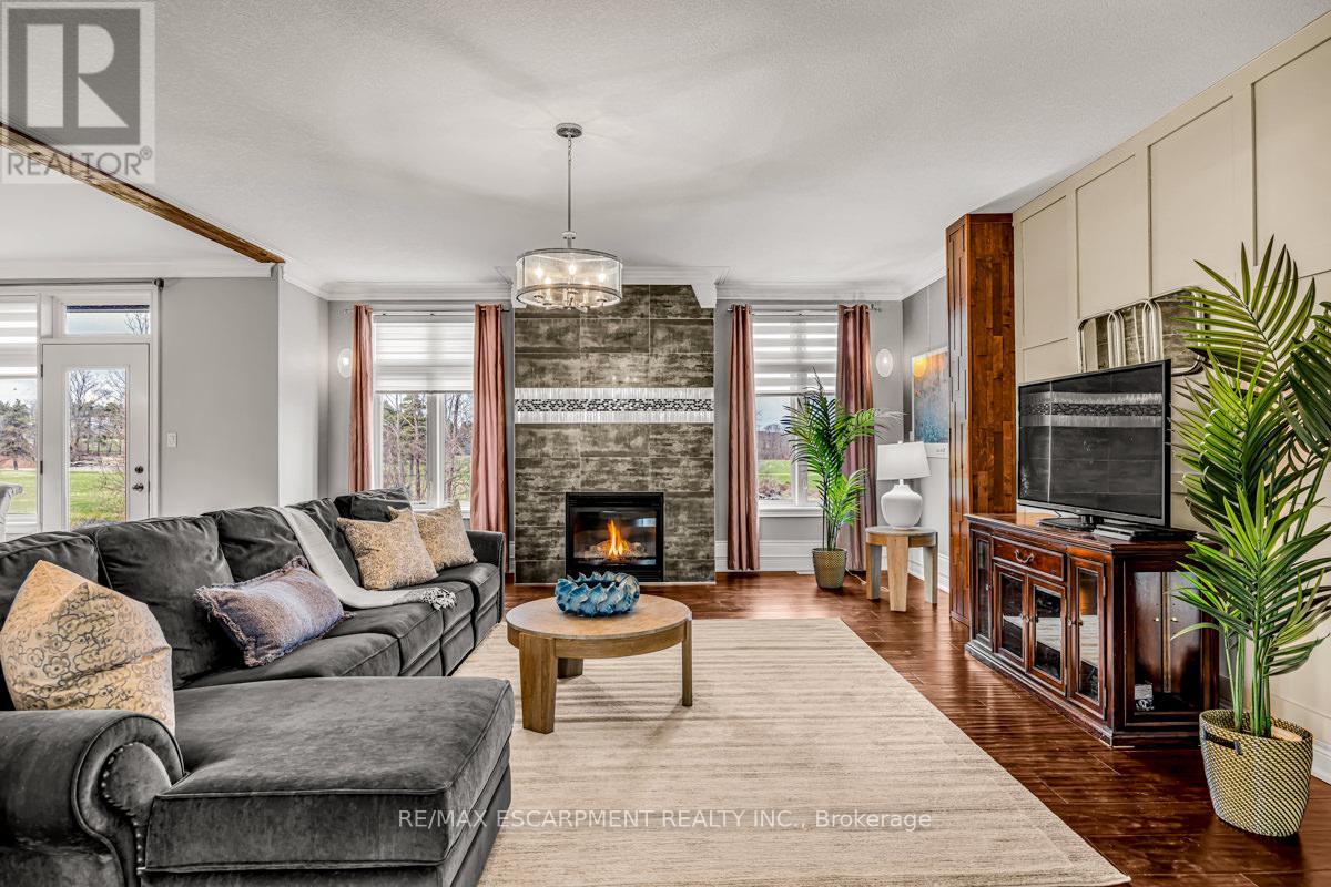 Photo 30 of 20 Chesswood Trail, Hamilton ON