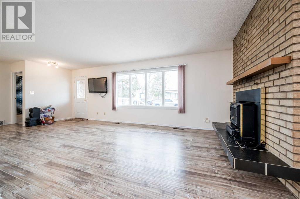 Single Family House Bungalow for Sale in  A Street Mountview Grande Prairie 