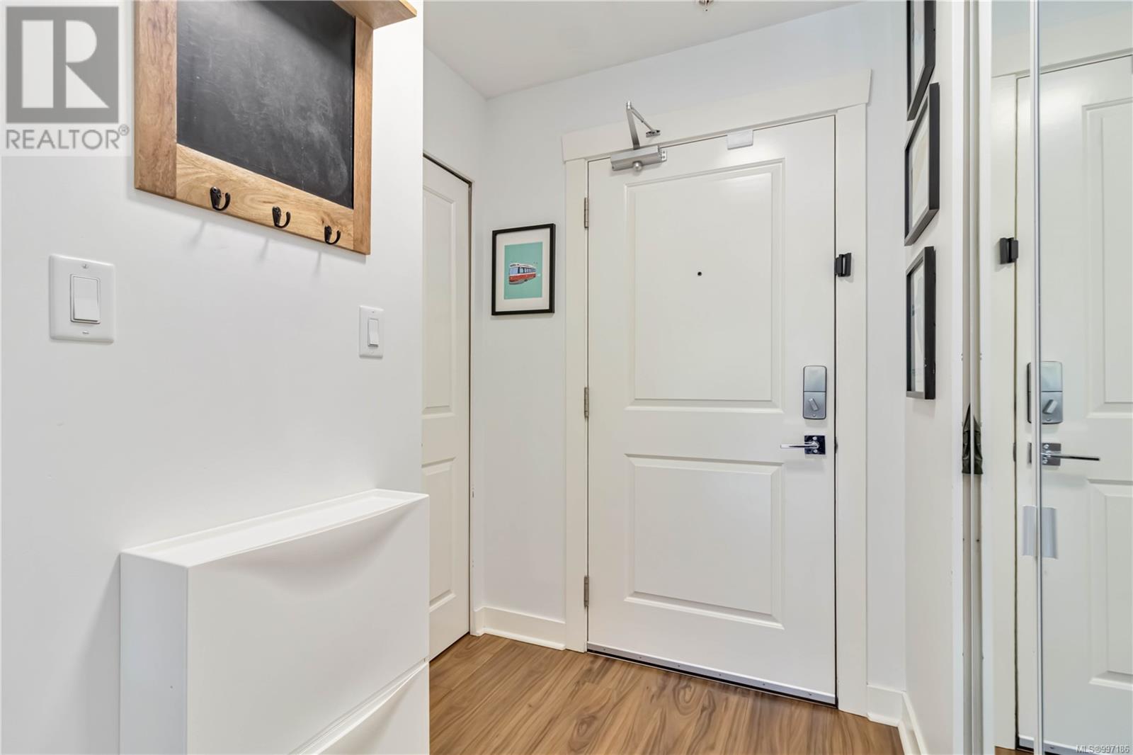 #211 662 GOLDSTREAM AVE - Image 5