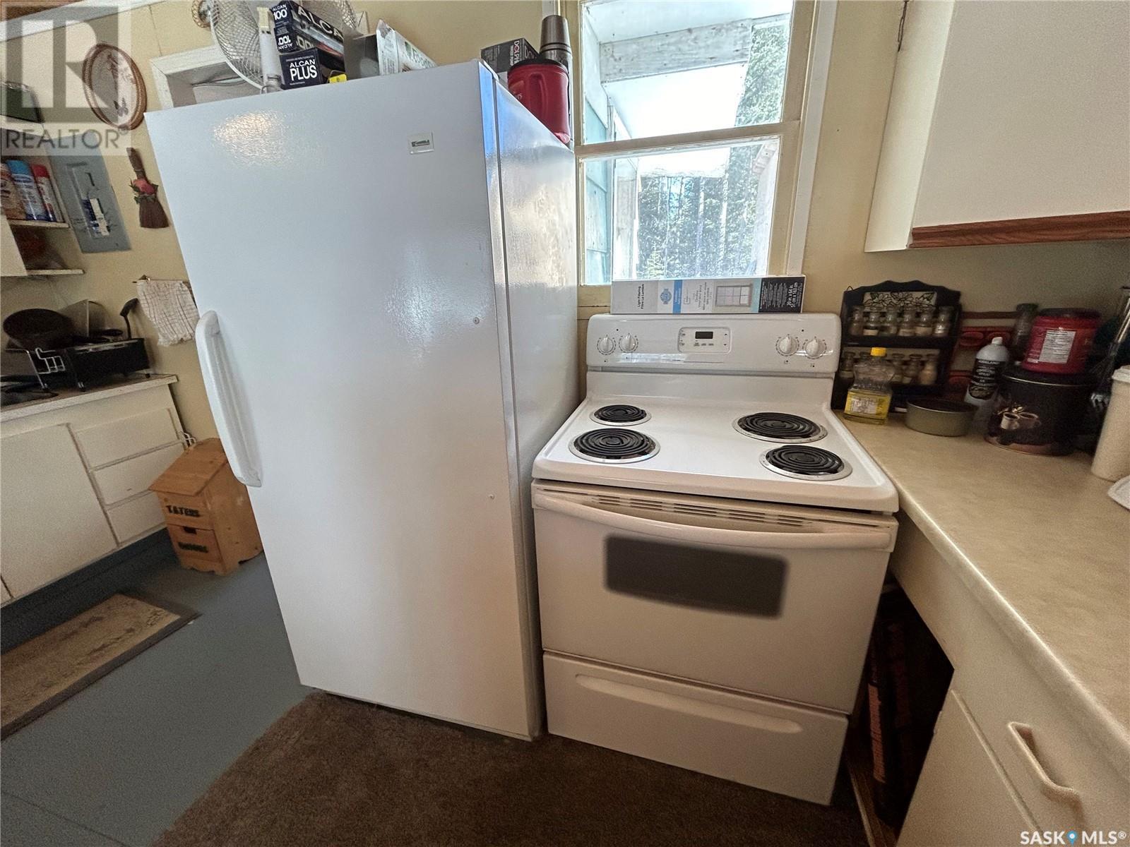 Photo 12 of 309 Aspen Crescent, White Swan Lake SK