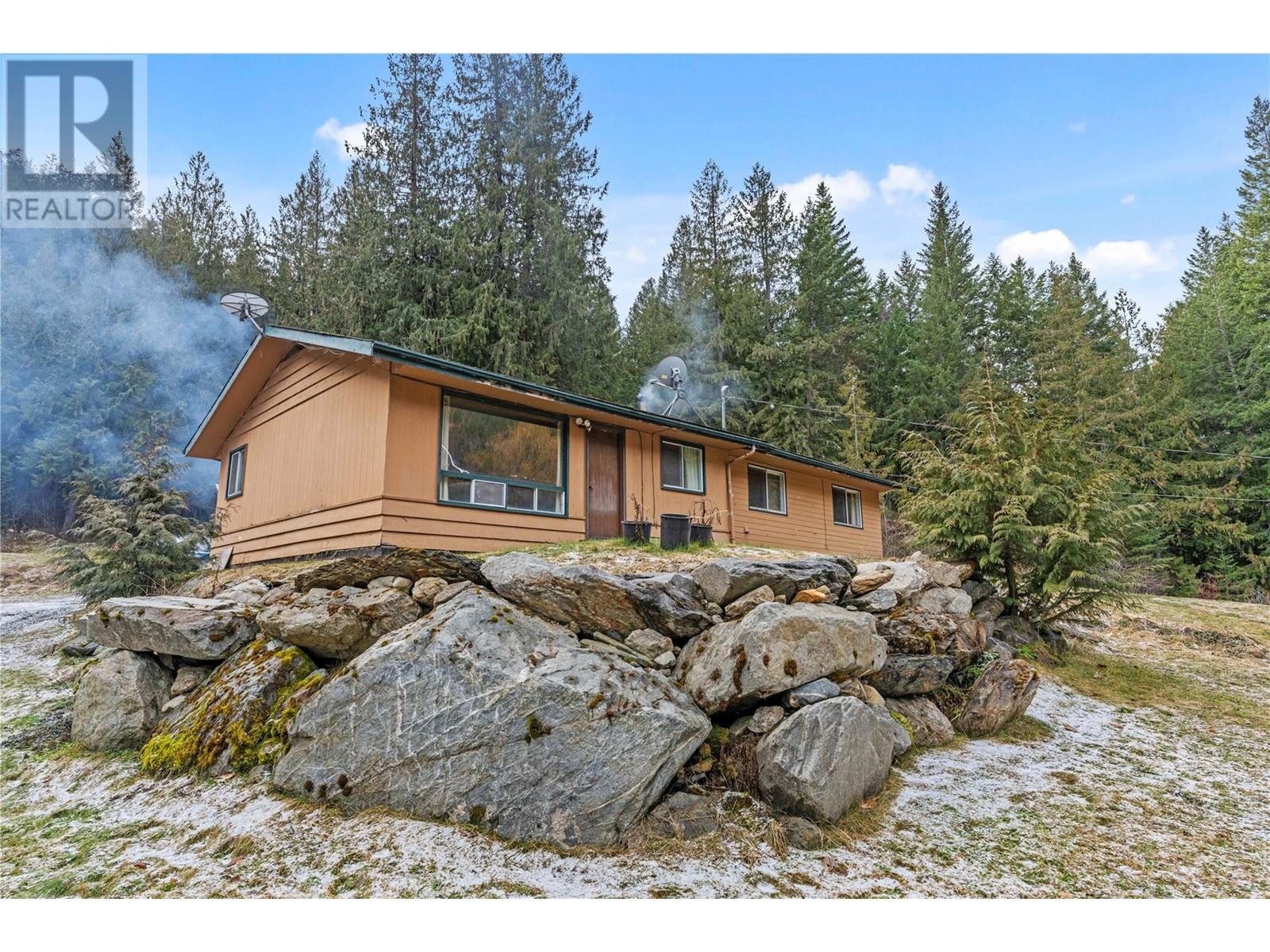 2055 AGATE BAY Road, Barriere