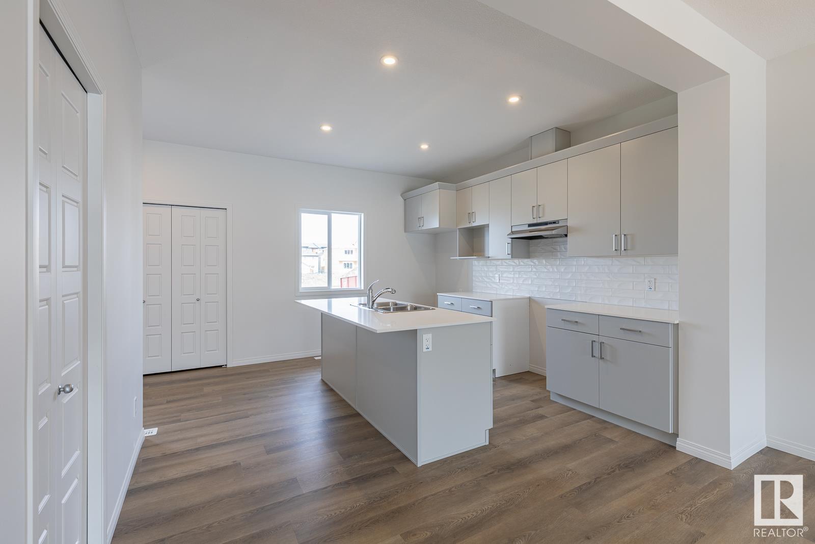 6272 175 AV NW, Edmonton