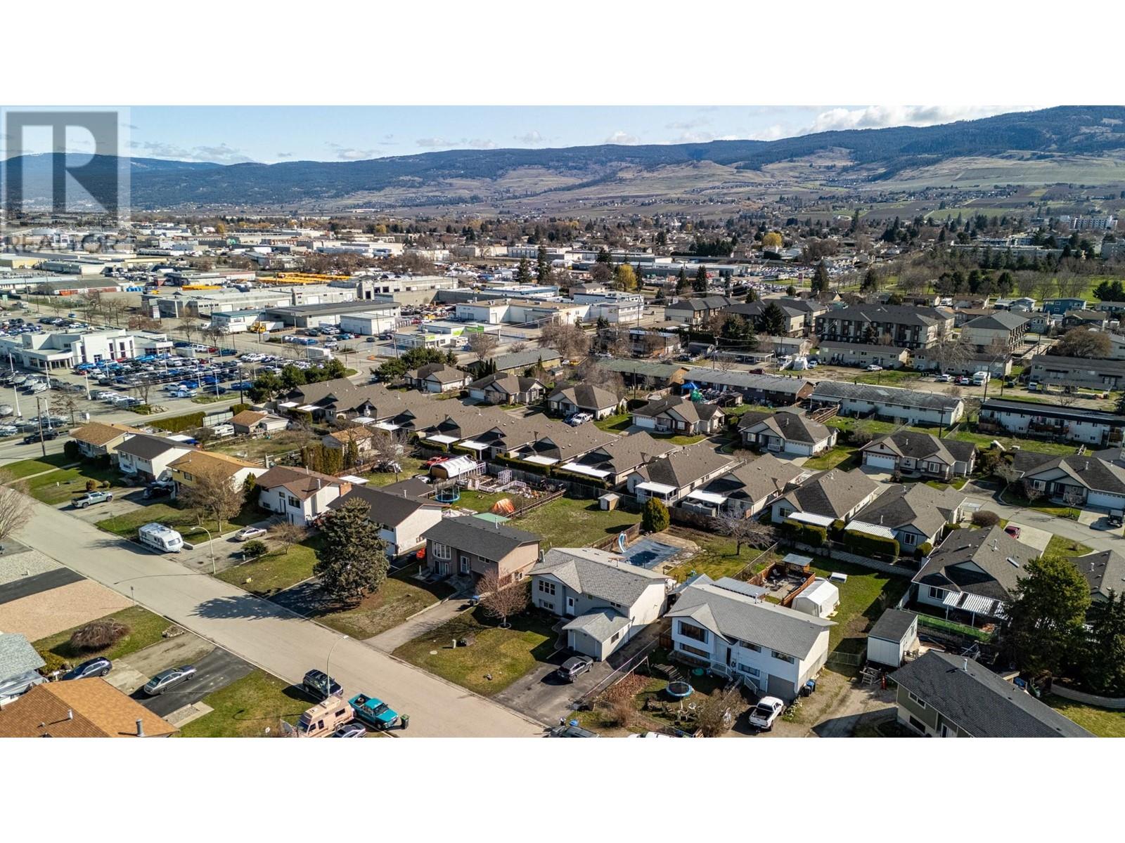 483 O'Keefe Court, Kelowna