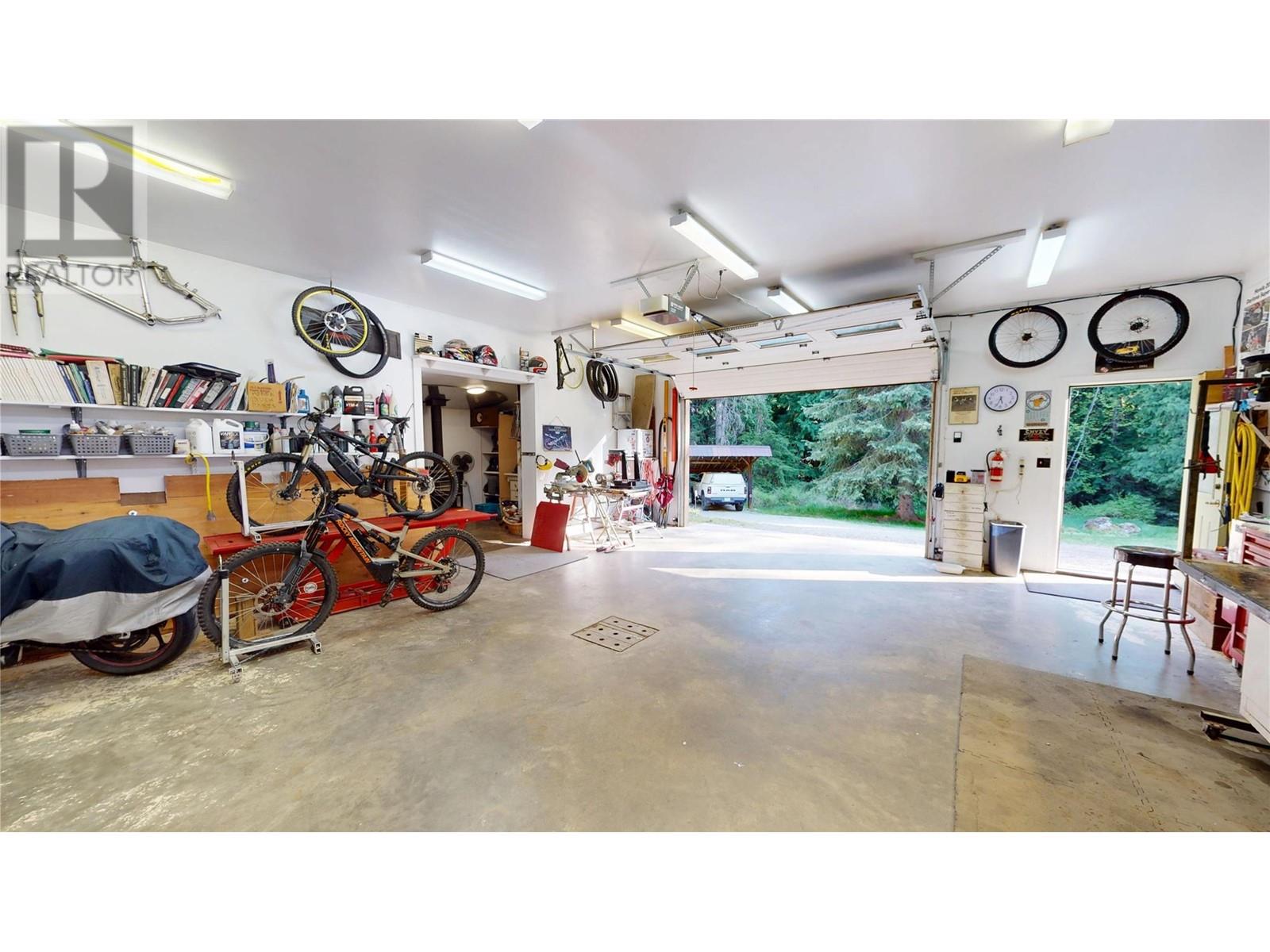 16317 Cedar Road, Crawford Bay