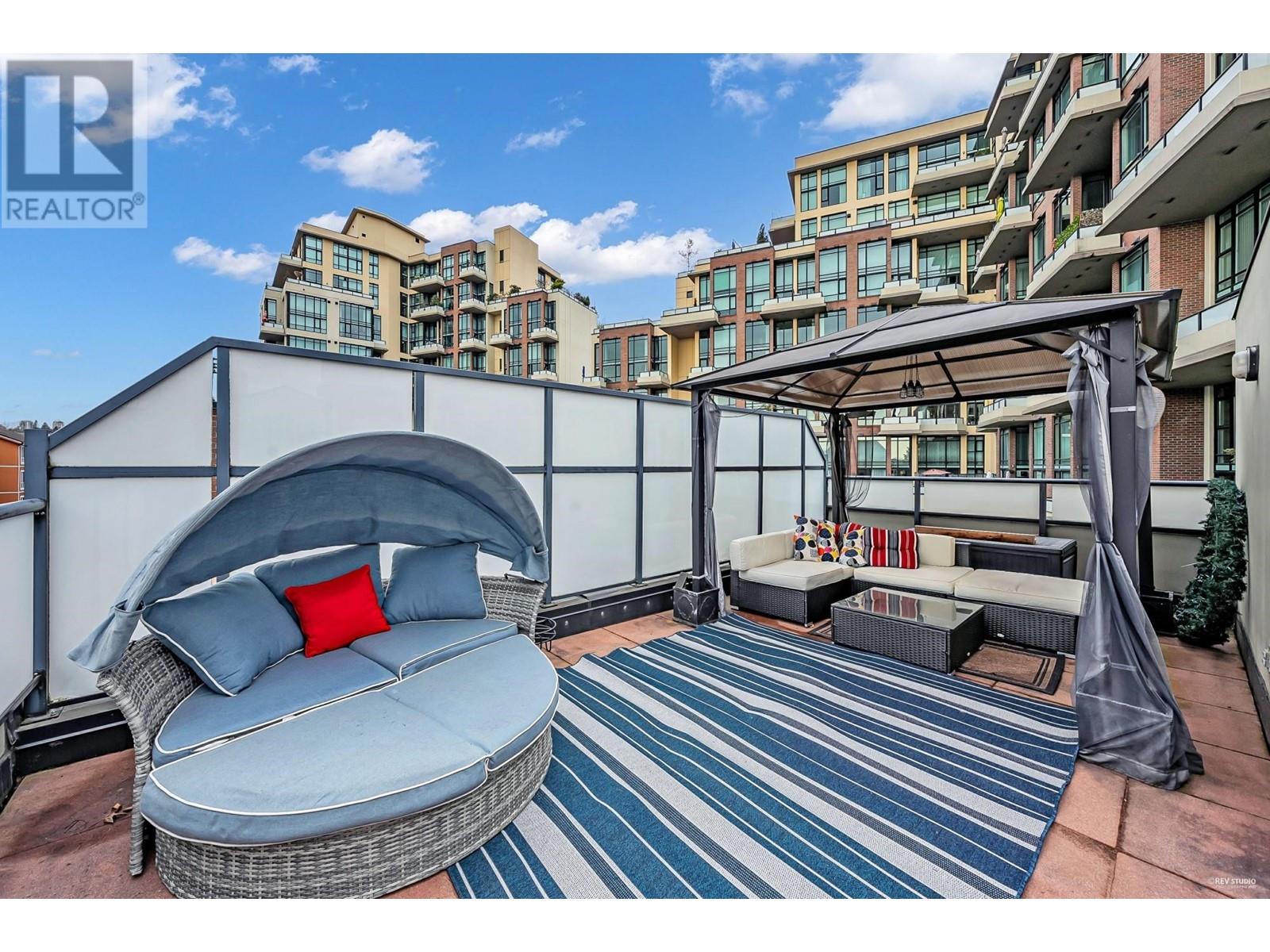 119 8 RENAISSANCE SQUARE, New Westminster