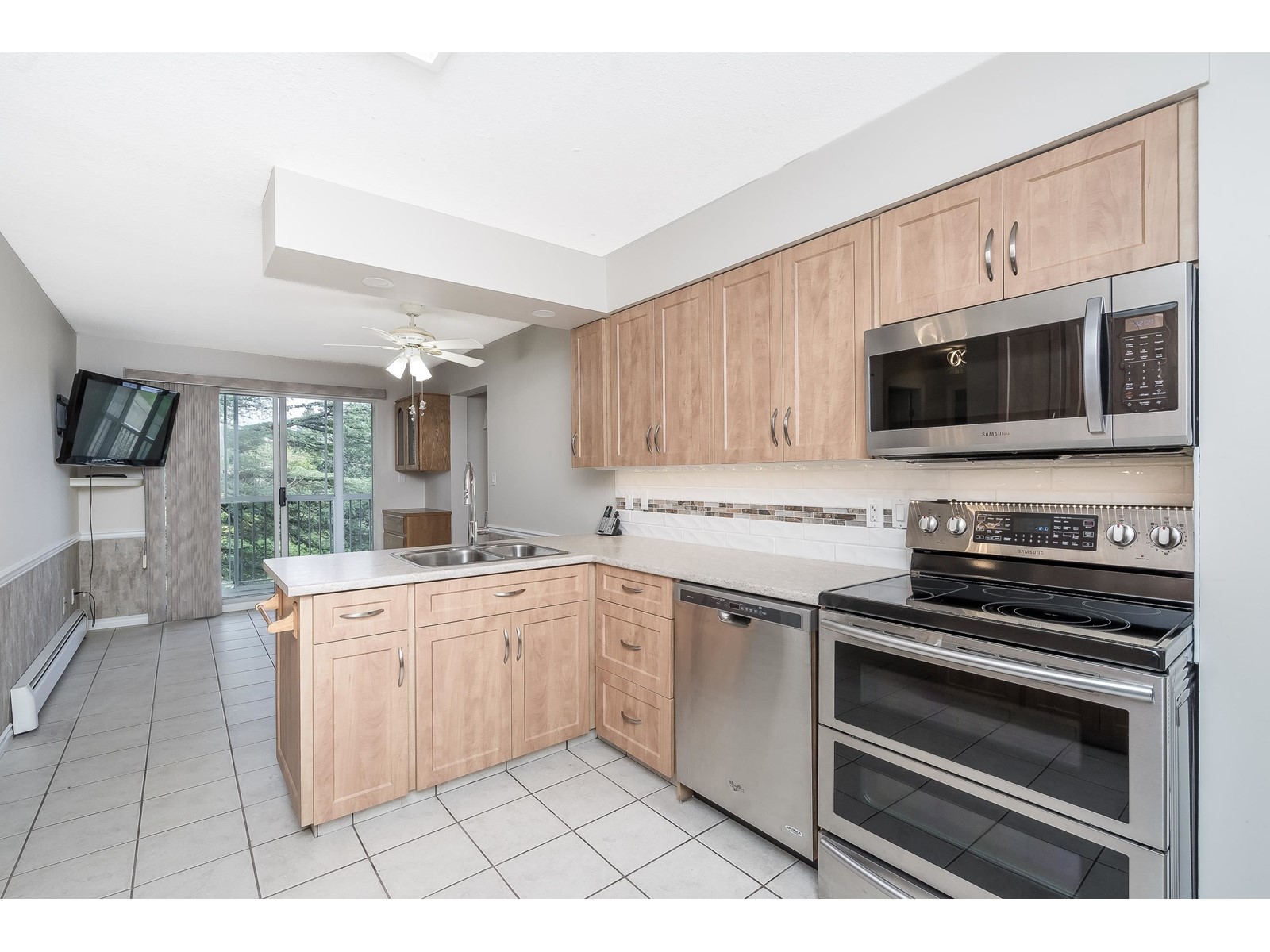 Photo 7 of 209 32145 Old Yale Road, Abbotsford BC