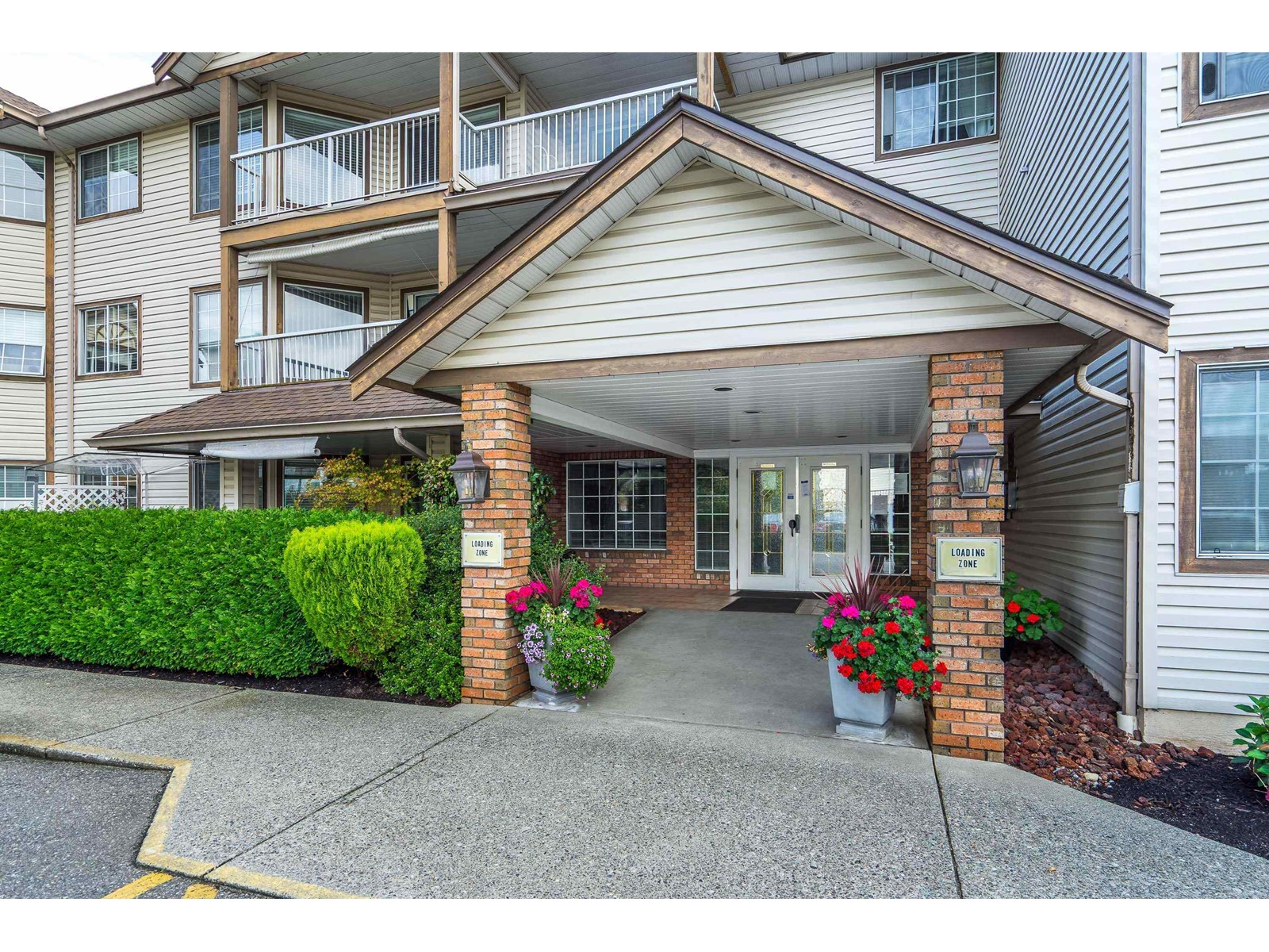 Photo 2 of 209 32145 Old Yale Road, Abbotsford BC