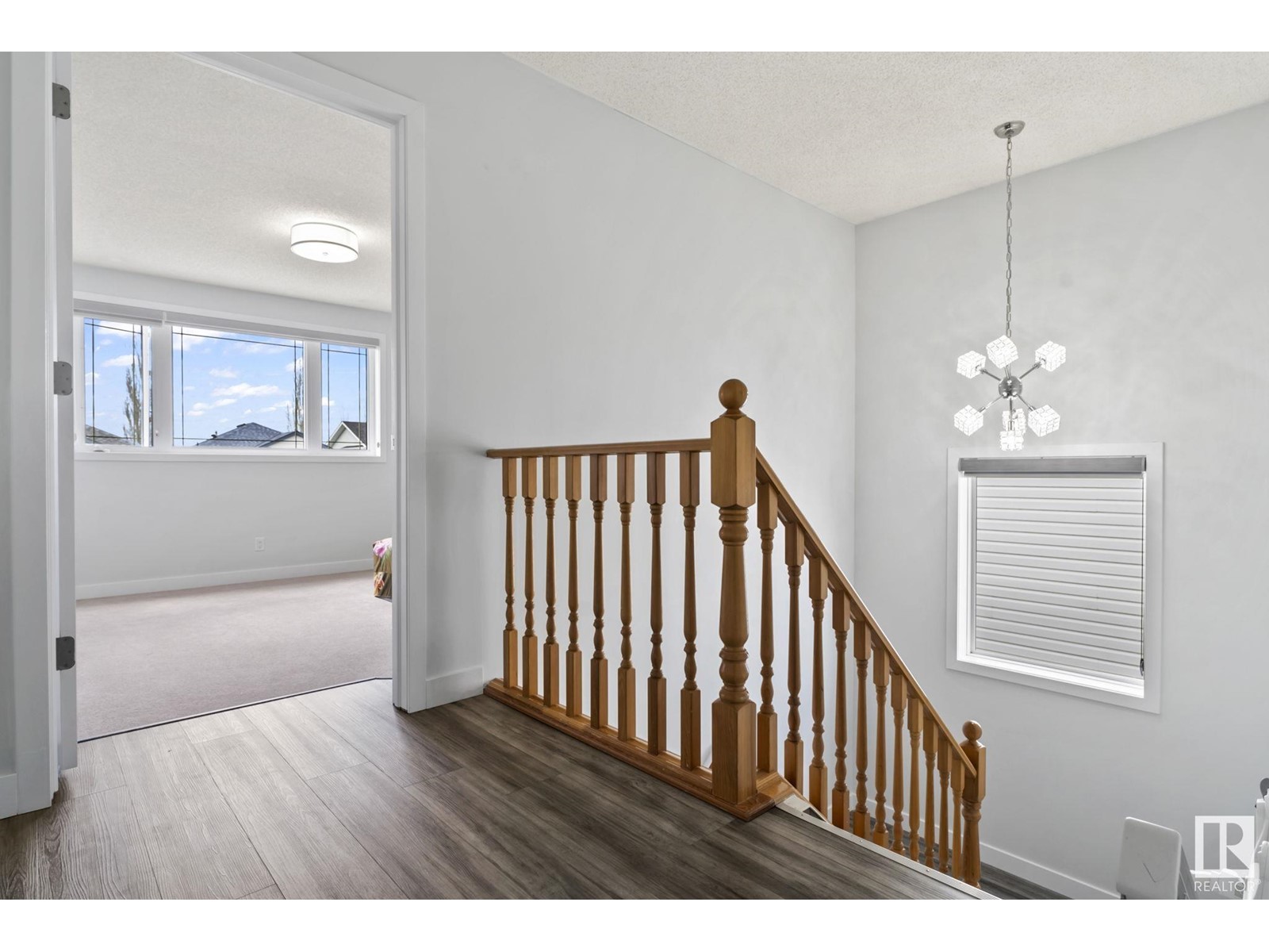 3235 28 AV NW, Edmonton